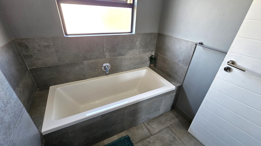 3 Bedroom Property for Sale in Melodie North West